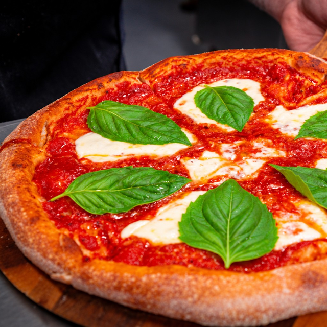 The Margherita (Classic).